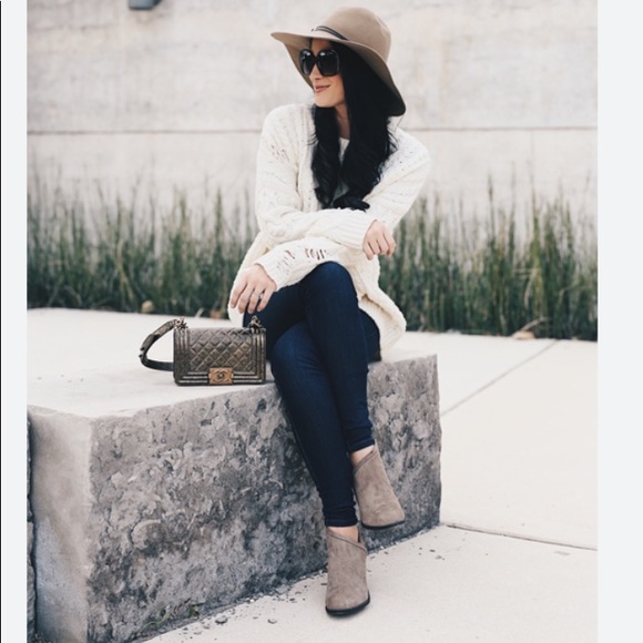 Lucky Brand 🍀 Leather Ankle Booties taupe zip 7.5 - Picture 10 of 13